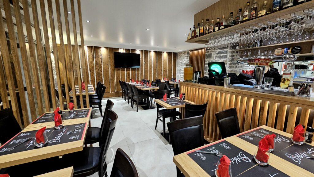 Salle du restaurant pizzéria l'Antr'act